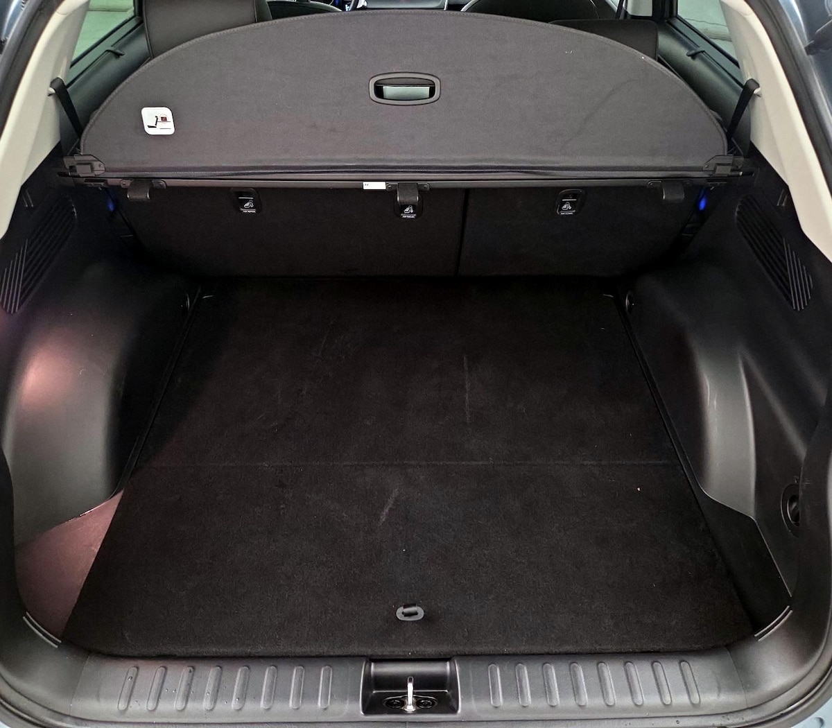 Trunk/Cargo (Seats Up)