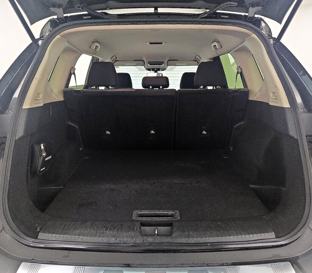 Trunk/Cargo (Seats Up)