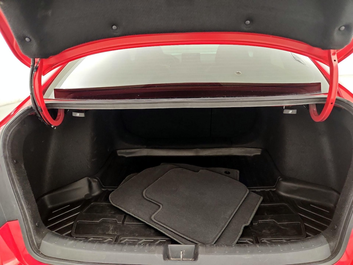 Trunk/Cargo (Seats Up)