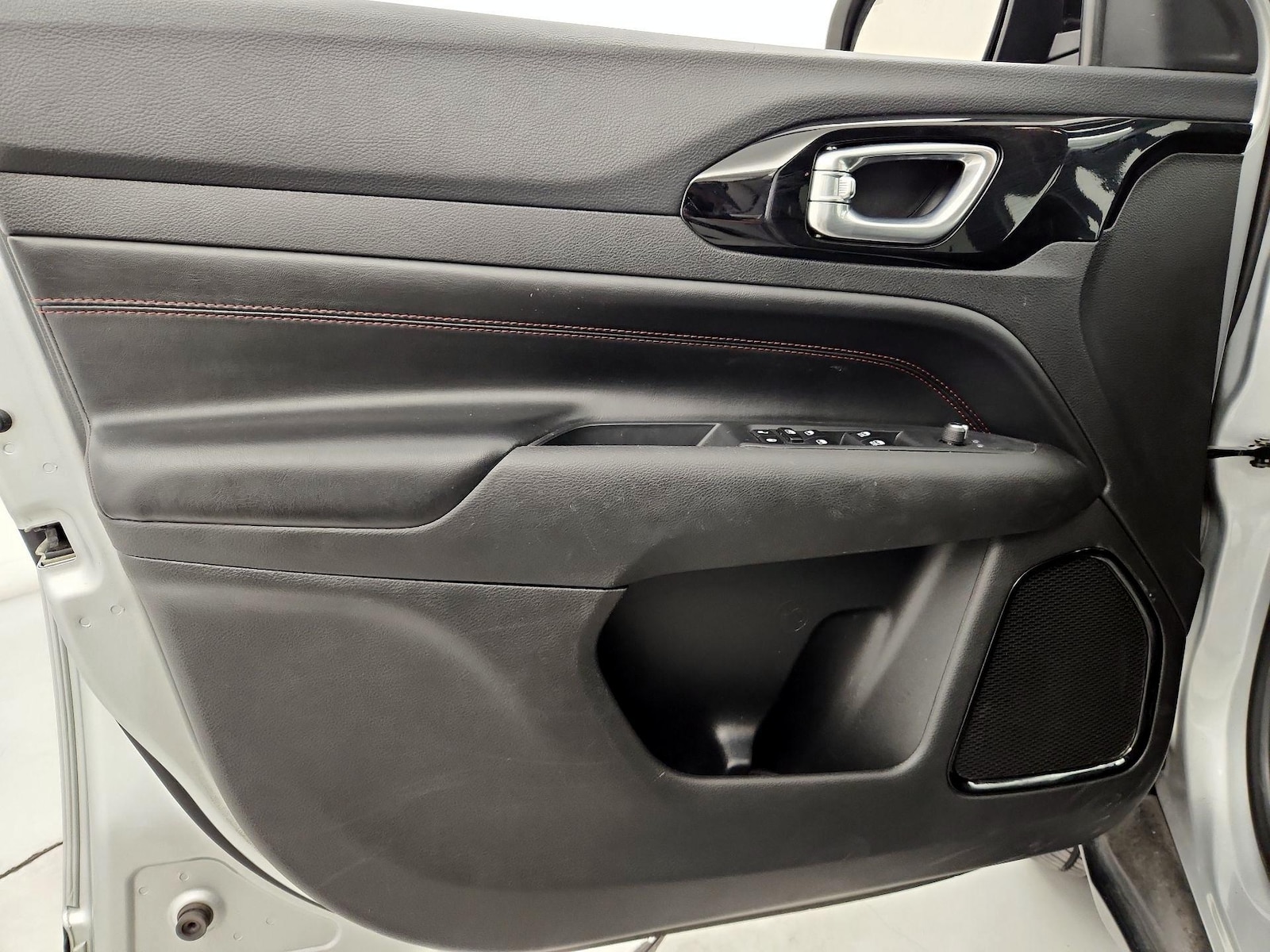 2025 Jeep Compass Trailhawk - Photo 13