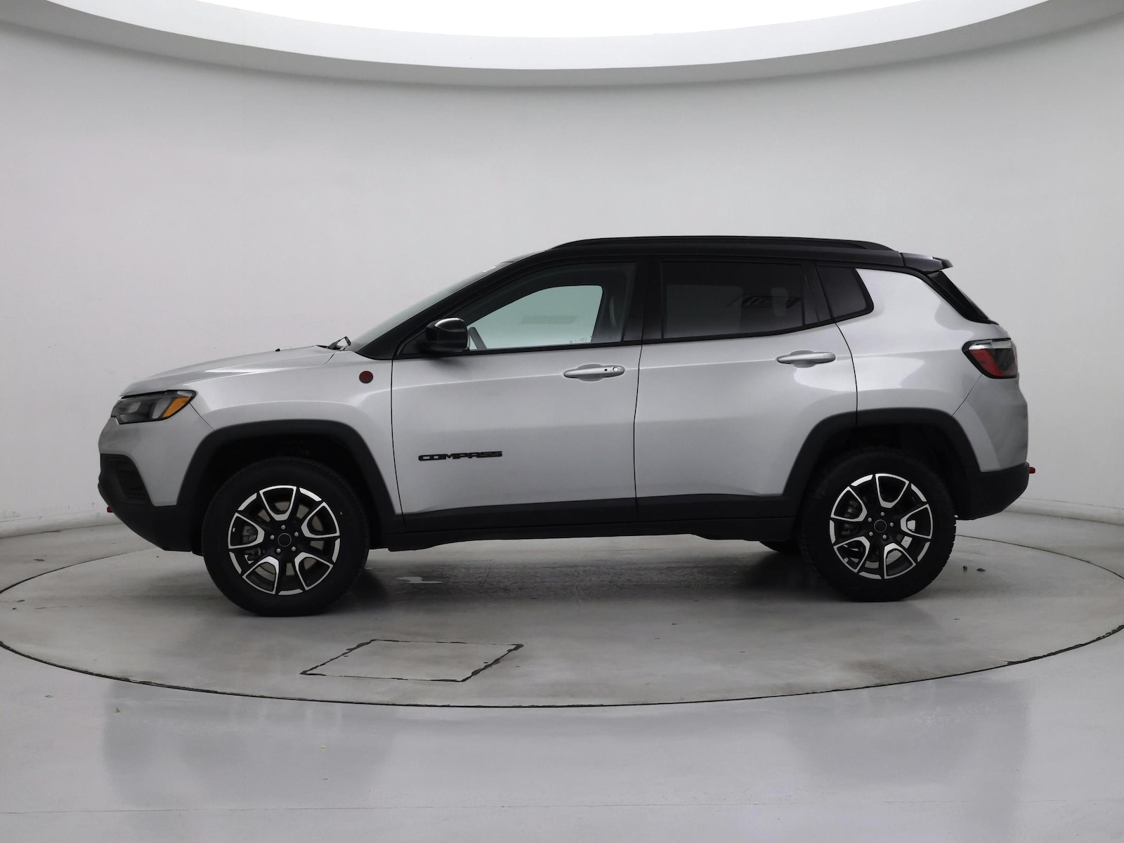 2025 Jeep Compass Trailhawk - Photo 4