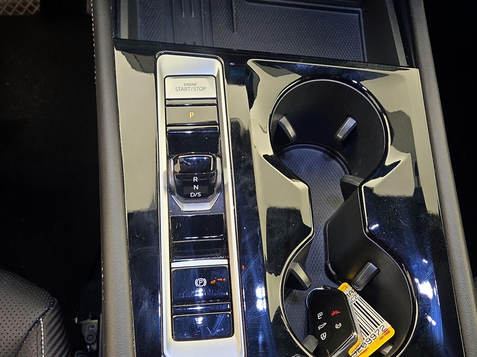 2025 Volkswagen Atlas Cross Sport SE w/Tech - Photo 18