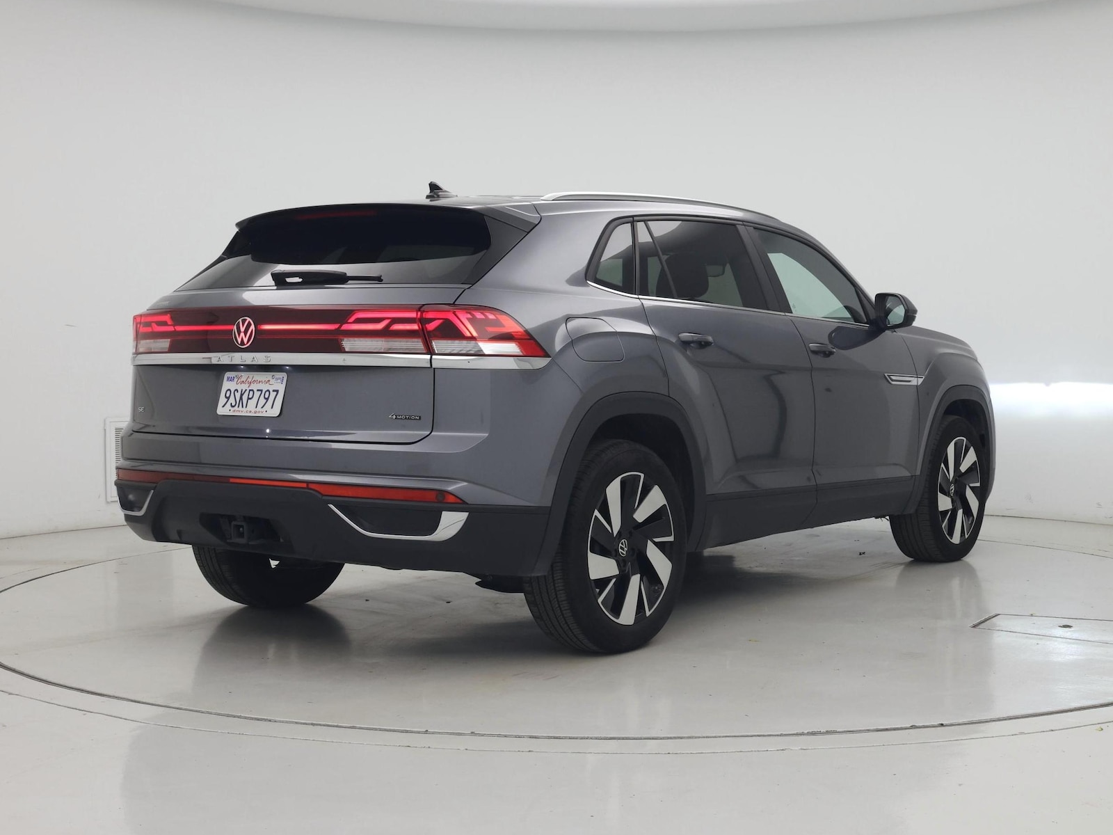 2025 Volkswagen Atlas Cross Sport SE w/Tech - Photo 9