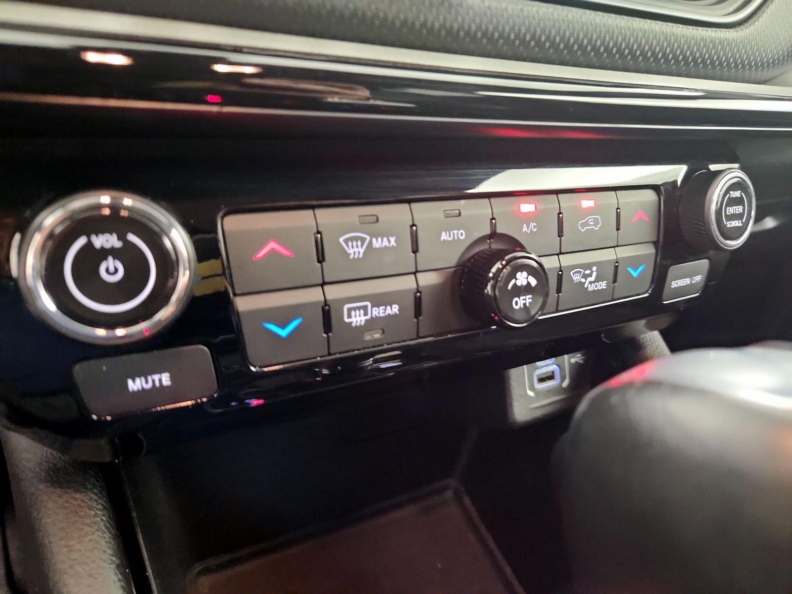 2025 Jeep Compass Trailhawk - Photo 15