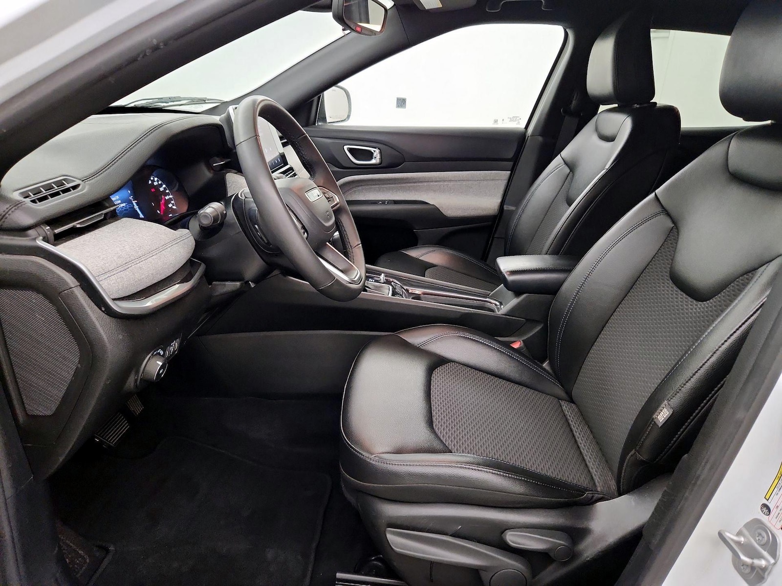 2025 Jeep Compass Latitude - Photo 10