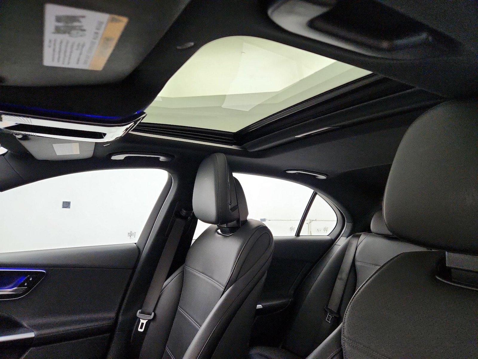 Sunroof(s) & Overhead Airbags