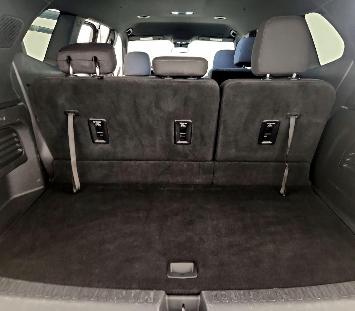 Trunk/Cargo (Seats Up)