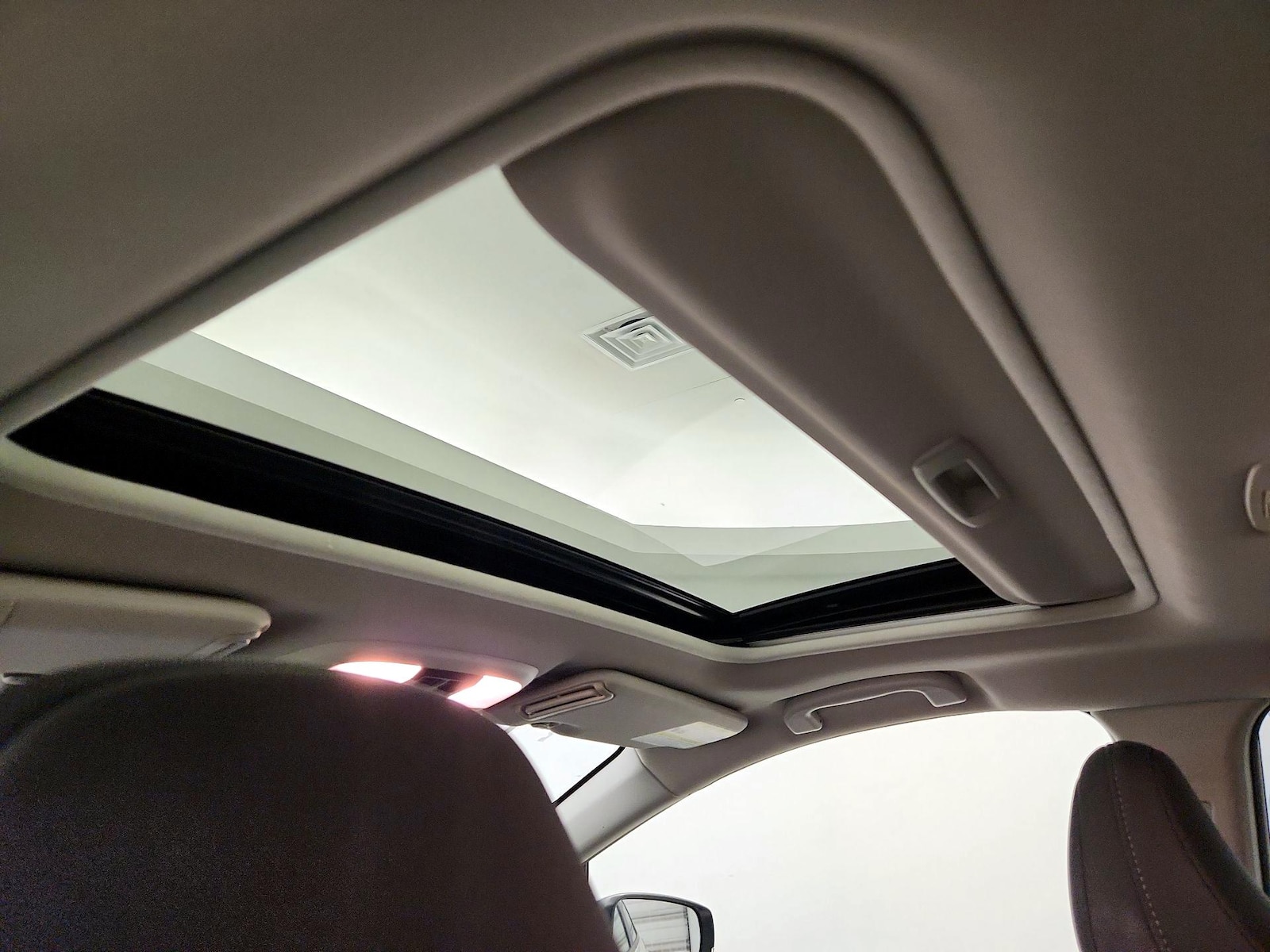 Sunroof(s) & Overhead Airbags