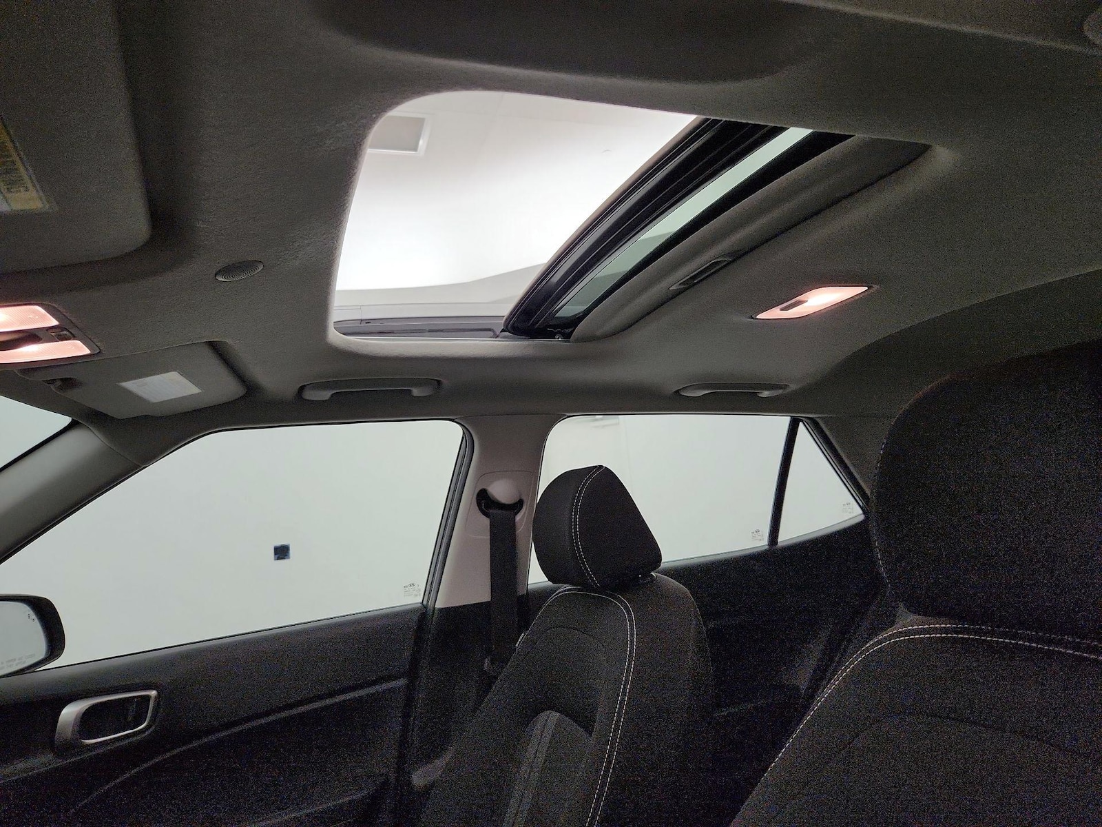 Sunroof(s) & Overhead Airbags