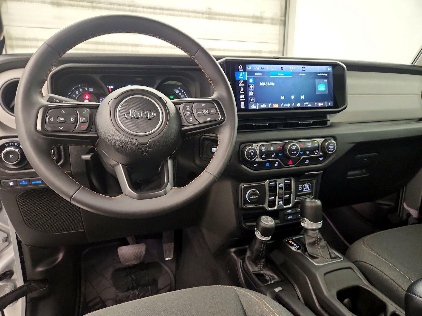 Apple CarPlay® & Android Auto™