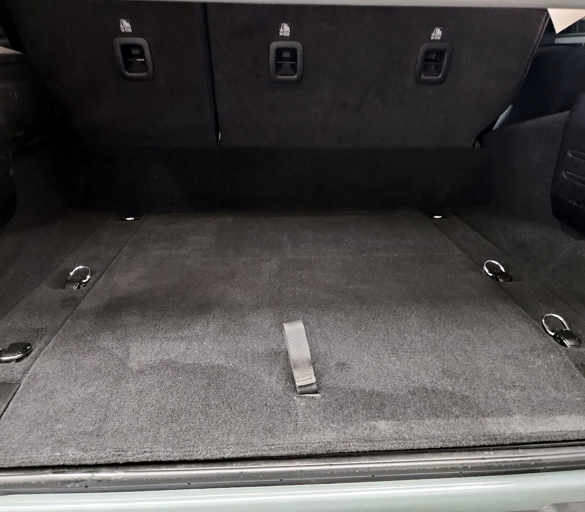 Trunk/Cargo (Seats Up)