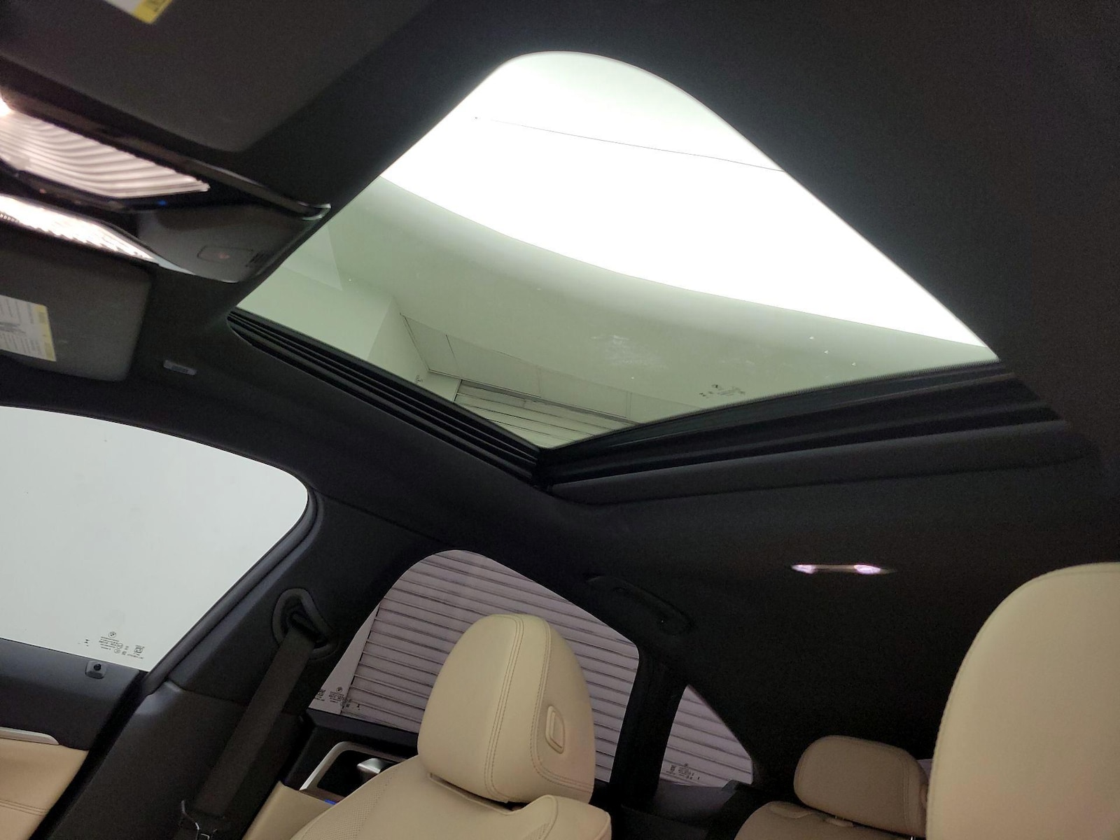 Sunroof(s) & Overhead Airbags