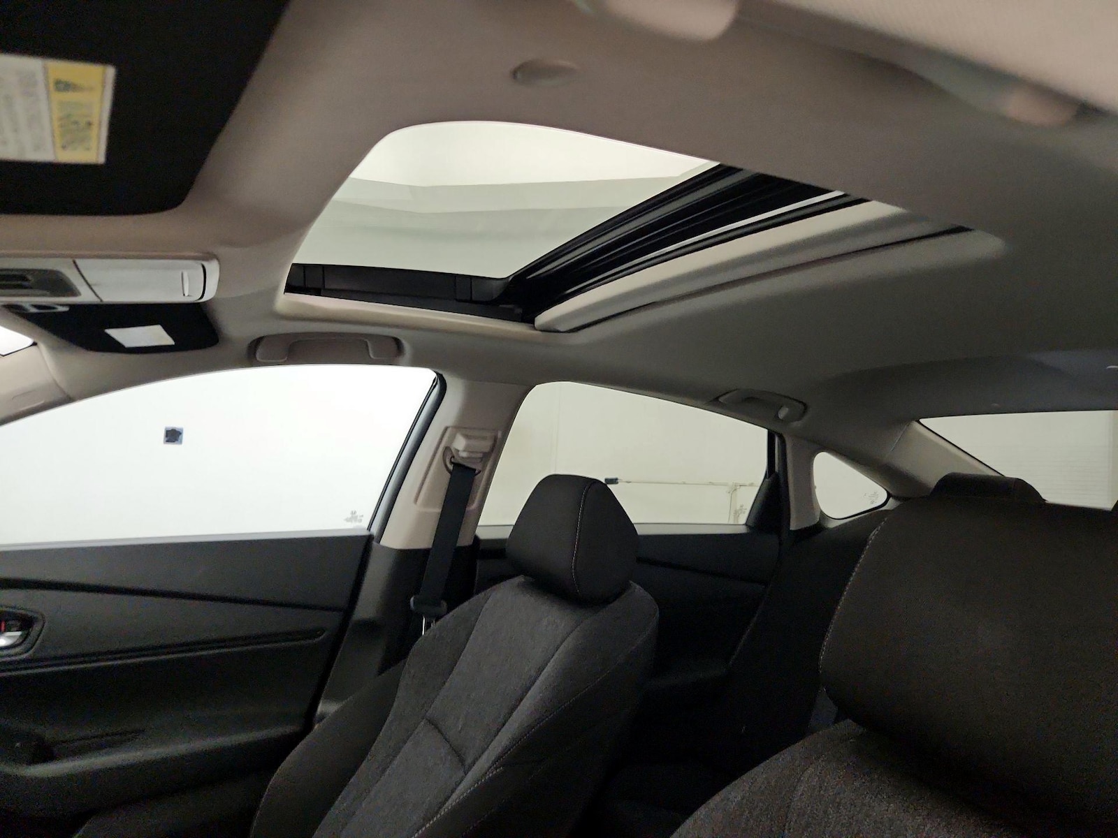 Sunroof(s) & Overhead Airbags