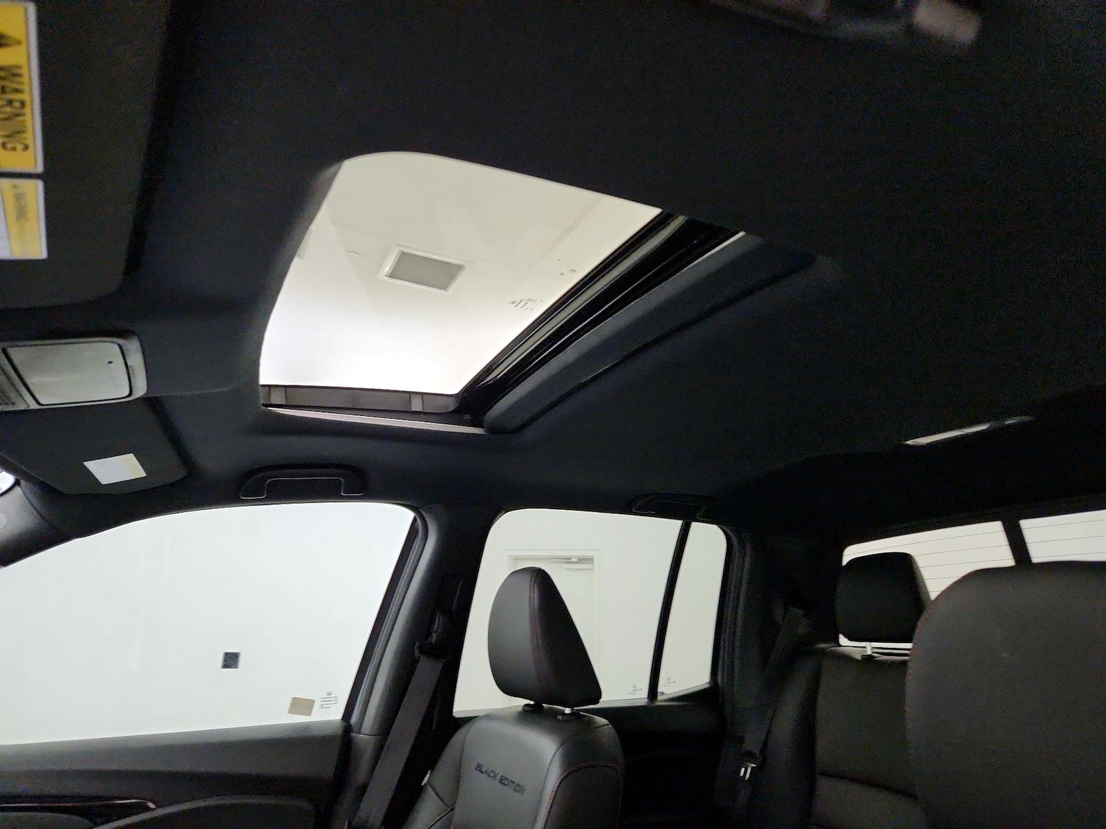 Sunroof(s) & Overhead Airbags