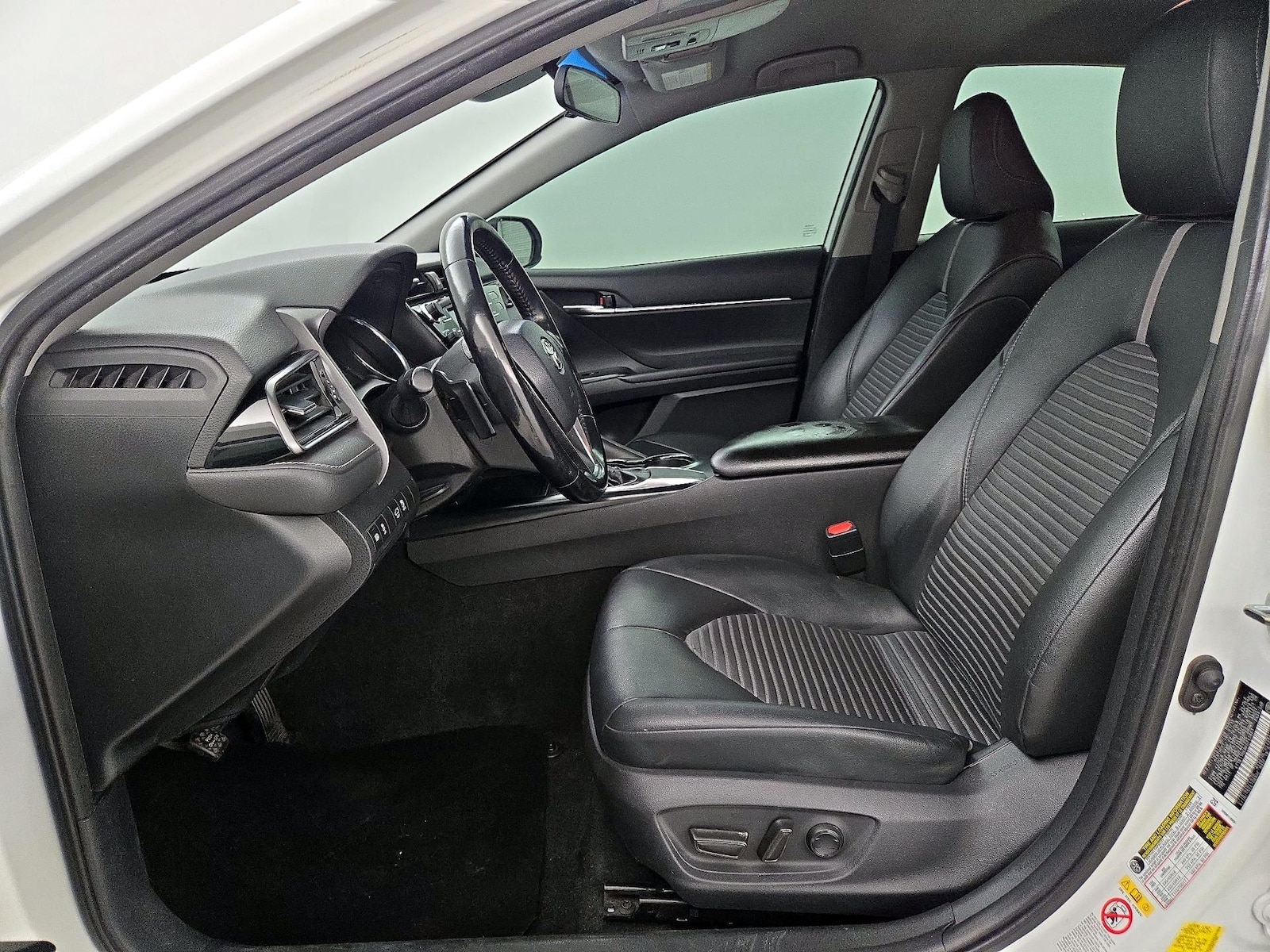 Power Seat(s) & Side Airbags