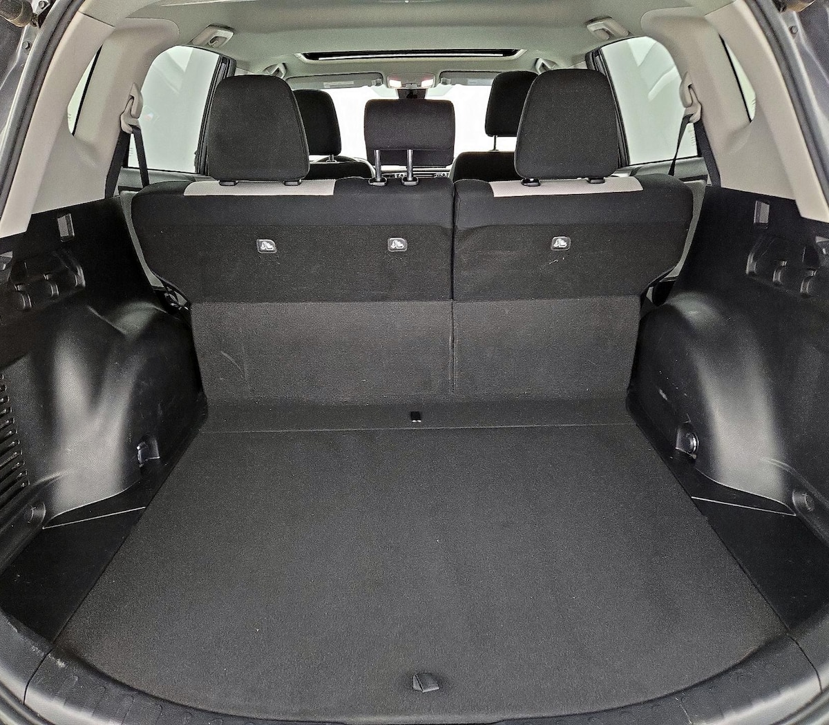 Trunk/Cargo (Seats Up)