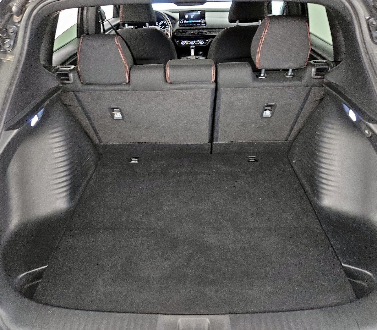 Trunk/Cargo (Seats Up)