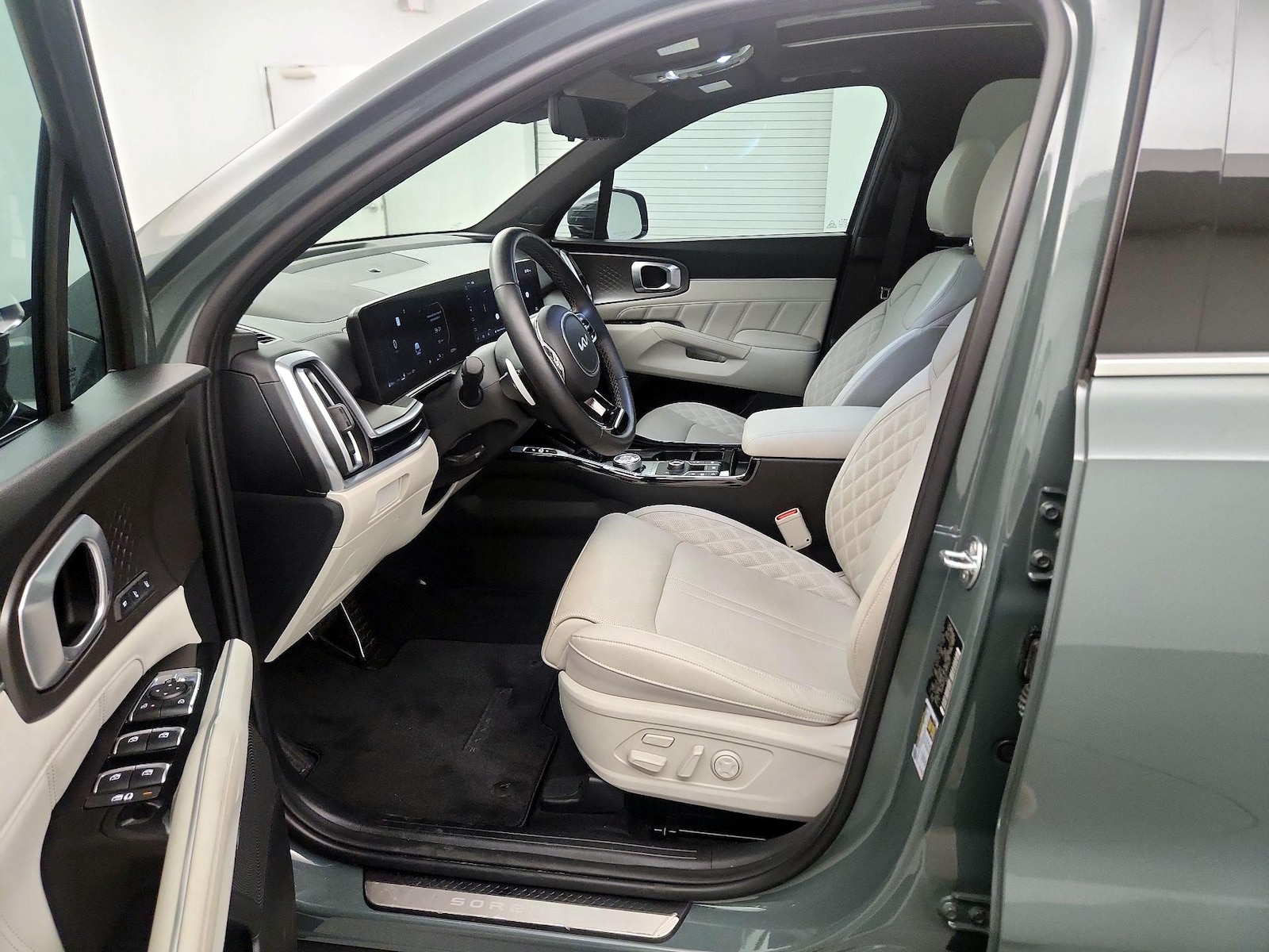 2025 Kia Sorento SX Prestige Hybrid - Photo 10