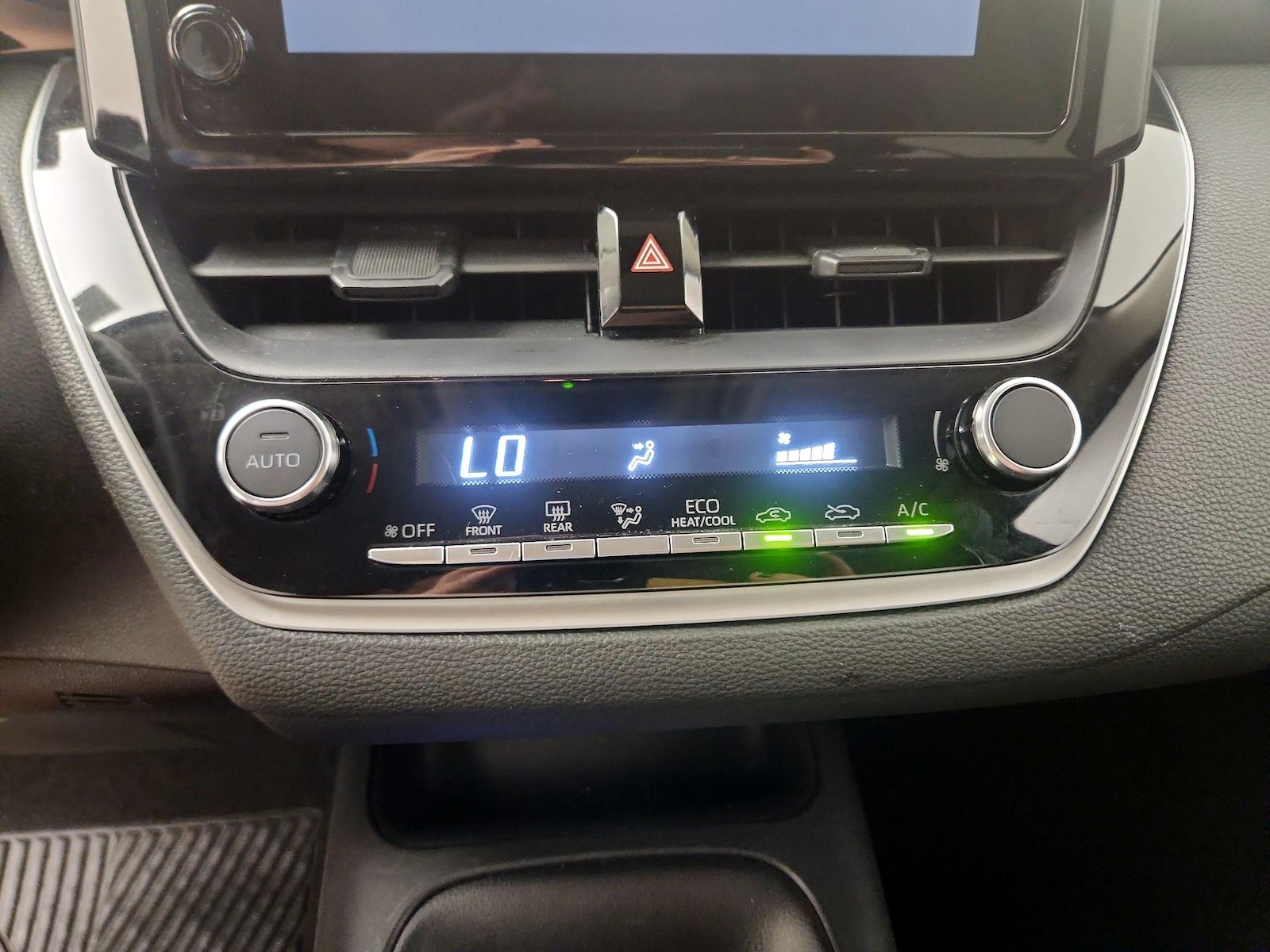 2024 Toyota Corolla LE - Photo 15