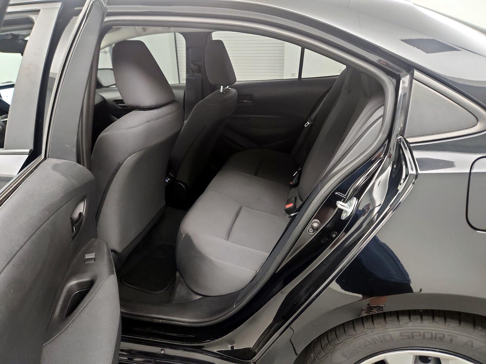 2024 Toyota Corolla LE - Photo 18