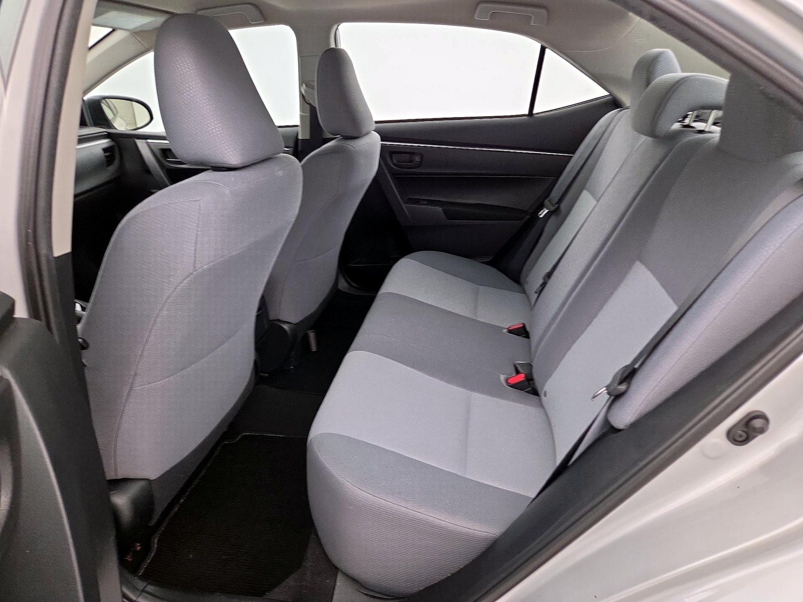 2015 Toyota Corolla L - Photo 19