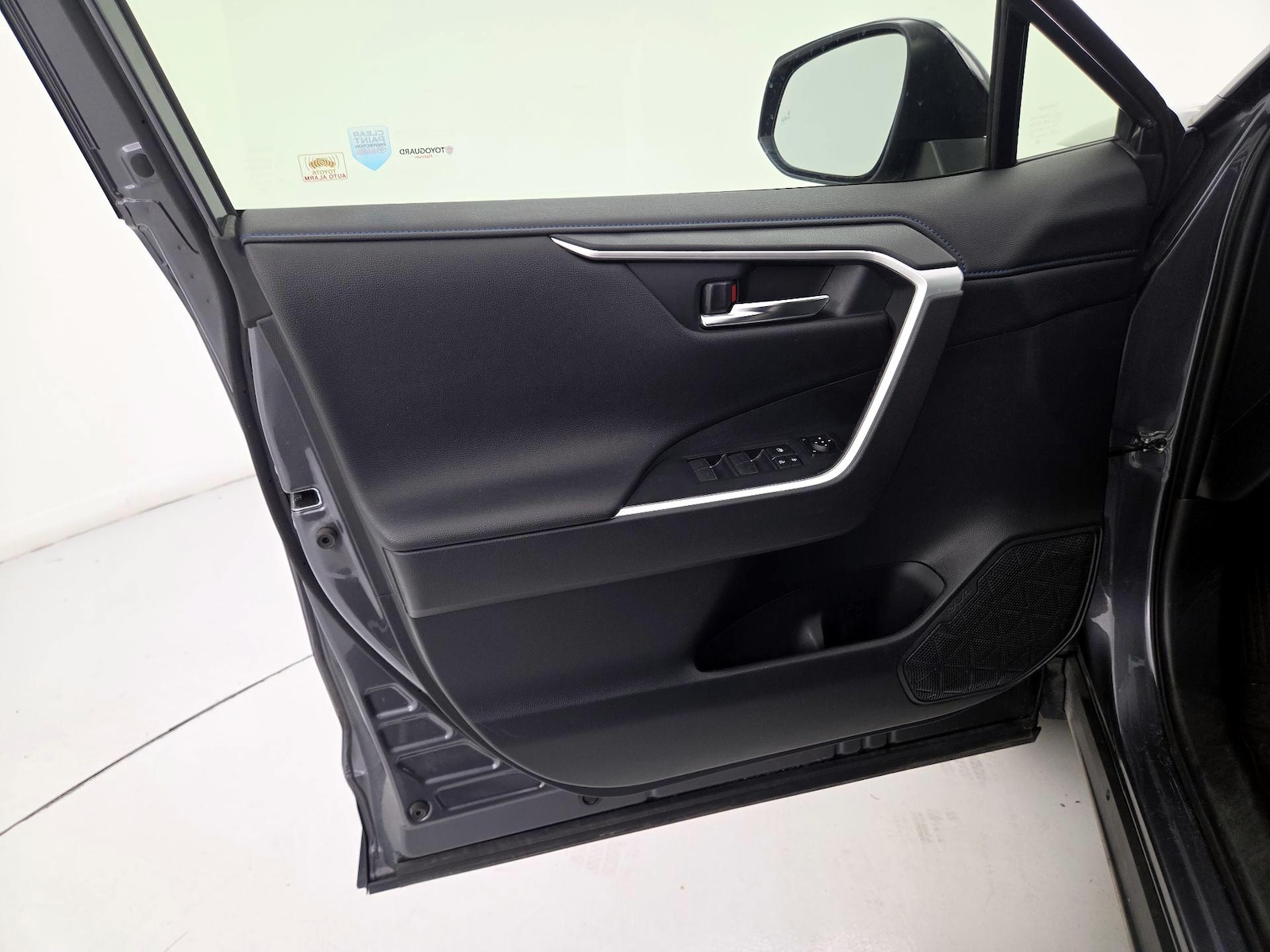 2023 Toyota RAV4 XSE - Photo 13