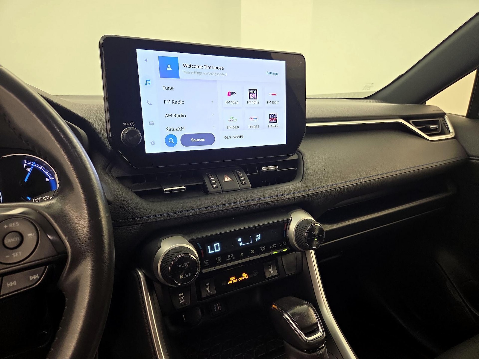 2023 Toyota RAV4 XSE - Photo 16