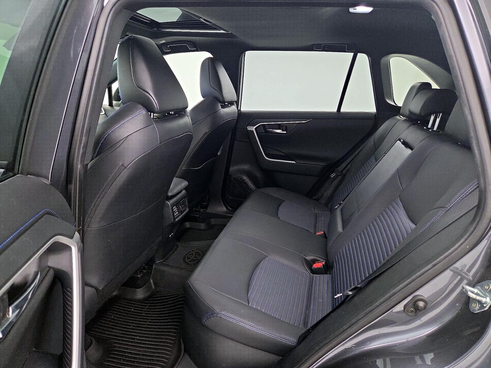 2023 Toyota RAV4 XSE - Photo 21