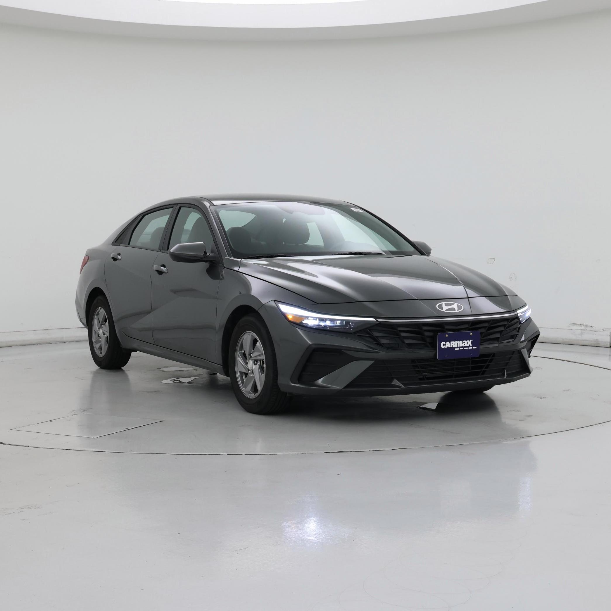 Gray 2025 Hyundai Elantra Sedan Front-Wheel Drive Automatic