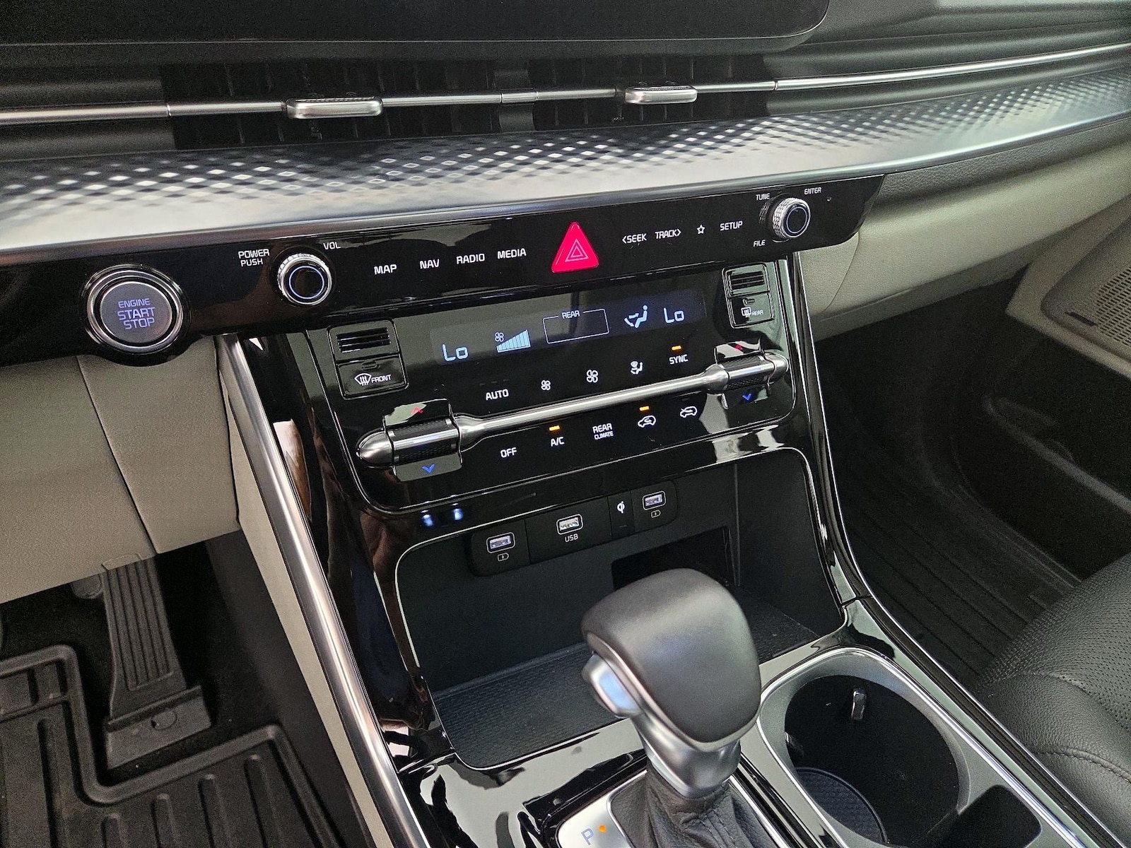 2024 Kia Carnival SX Prestige - Photo 18