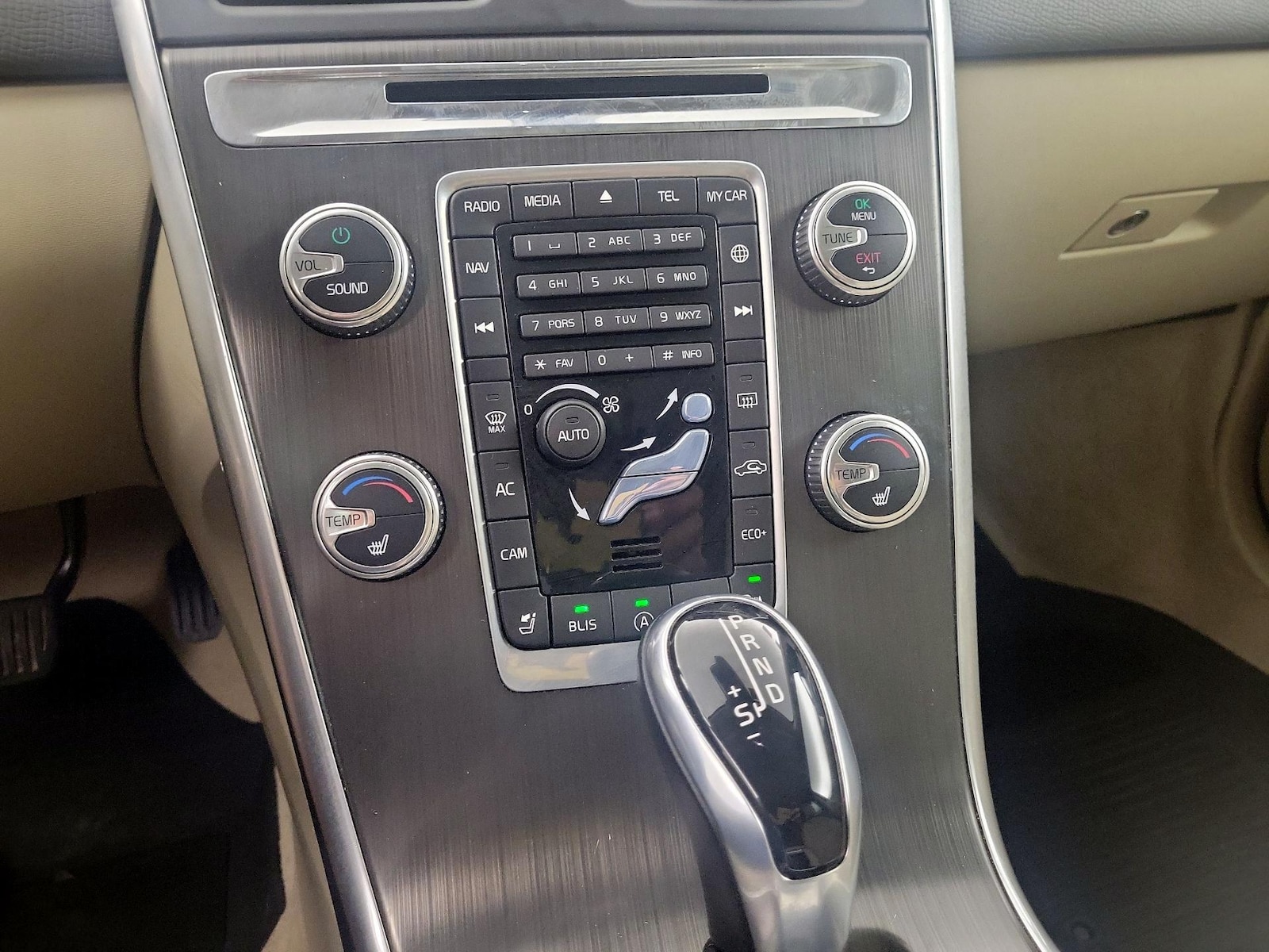 2016 Volvo XC60 Premier - Photo 14
