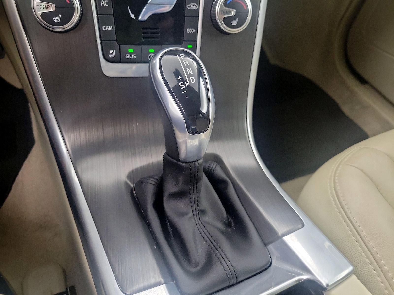 2016 Volvo XC60 Premier - Photo 15