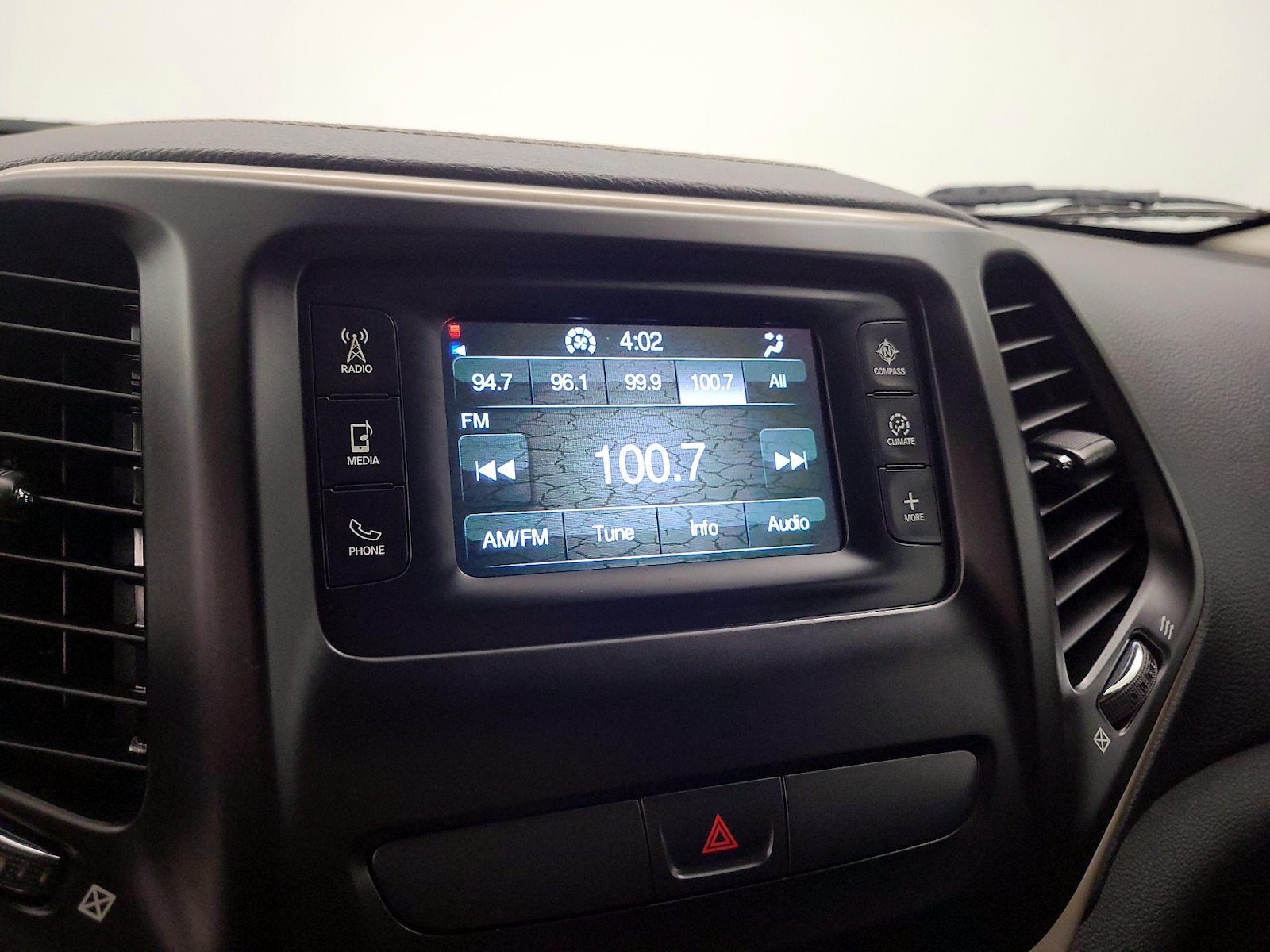 2015 Jeep Cherokee Latitude - Photo 16