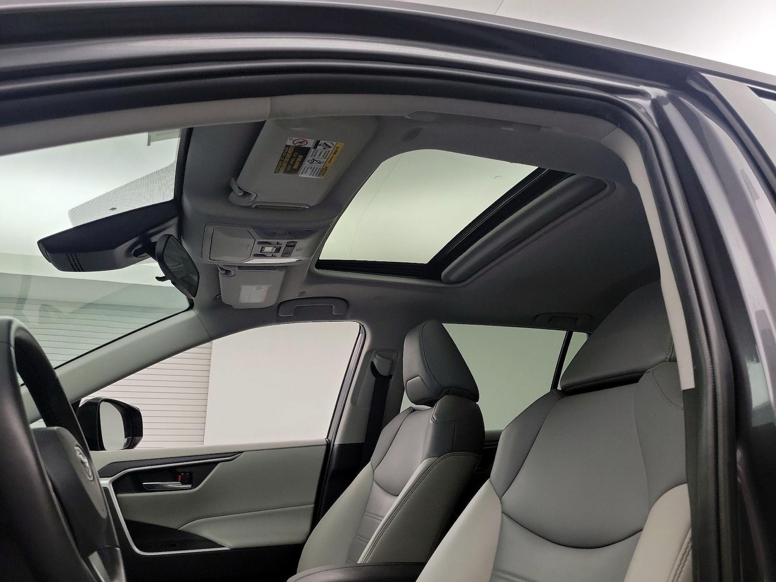Sunroof(s) & Overhead Airbags