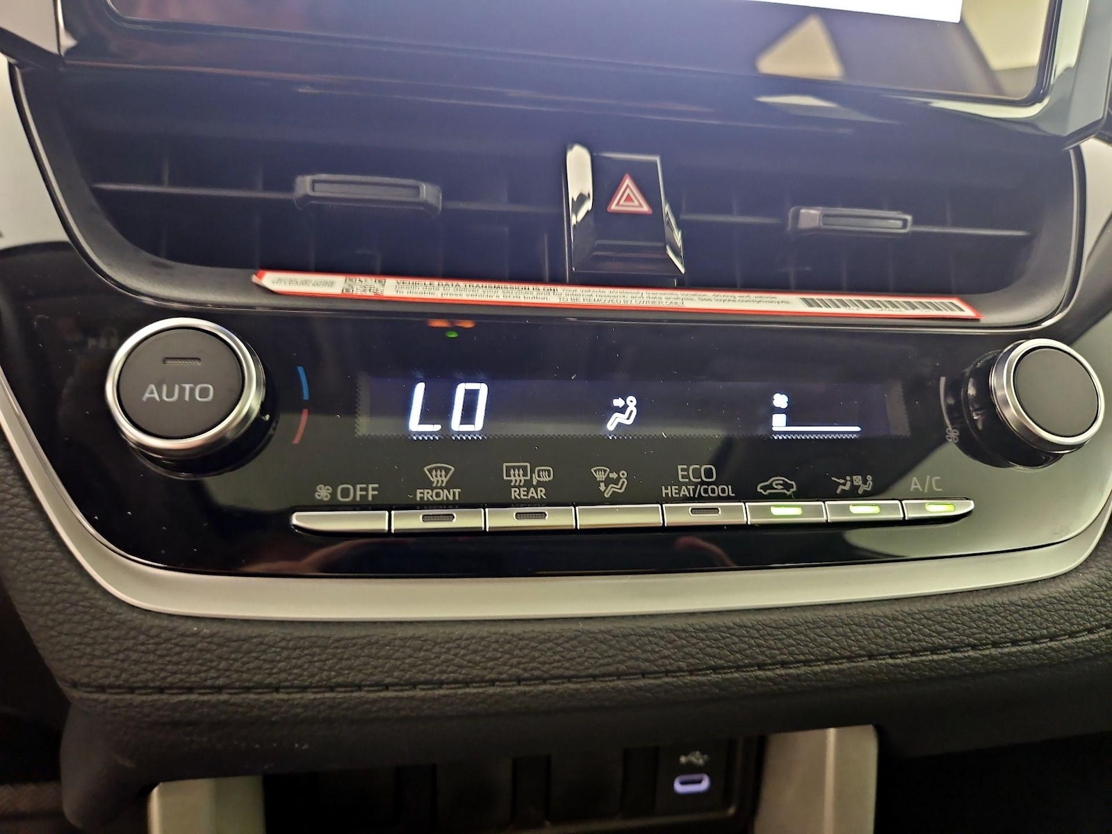 2025 Toyota Corolla Cross LE - Photo 17