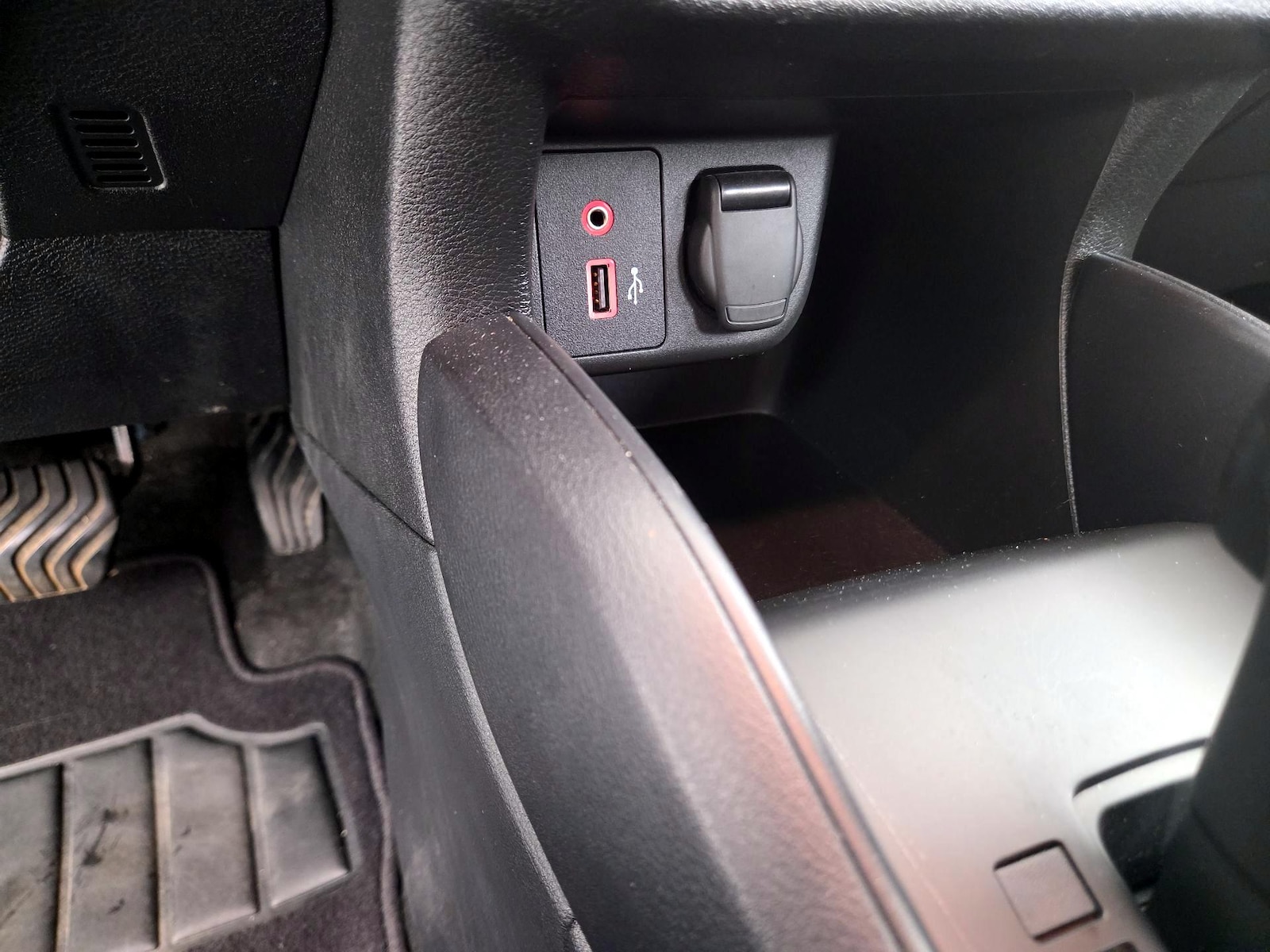 2023 Nissan Versa Sedan S - Photo 19