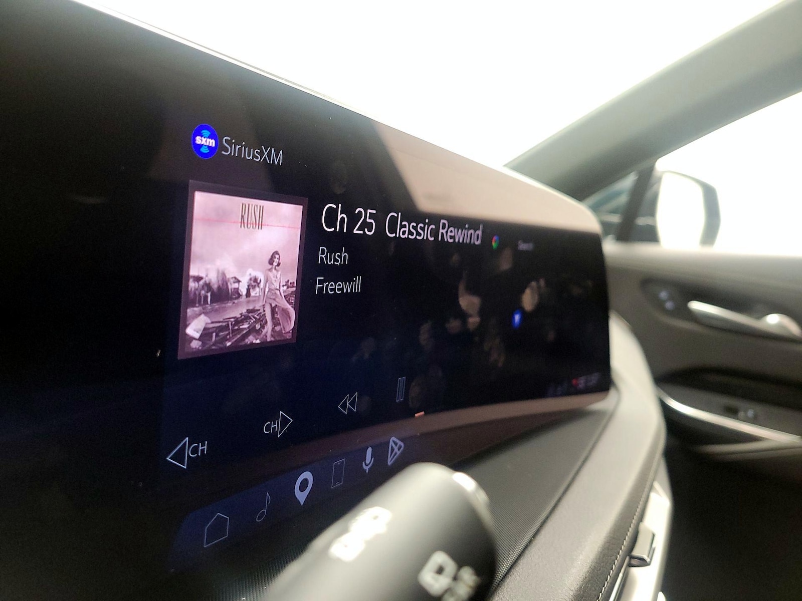 2024 Cadillac XT4 Luxury - Photo 16