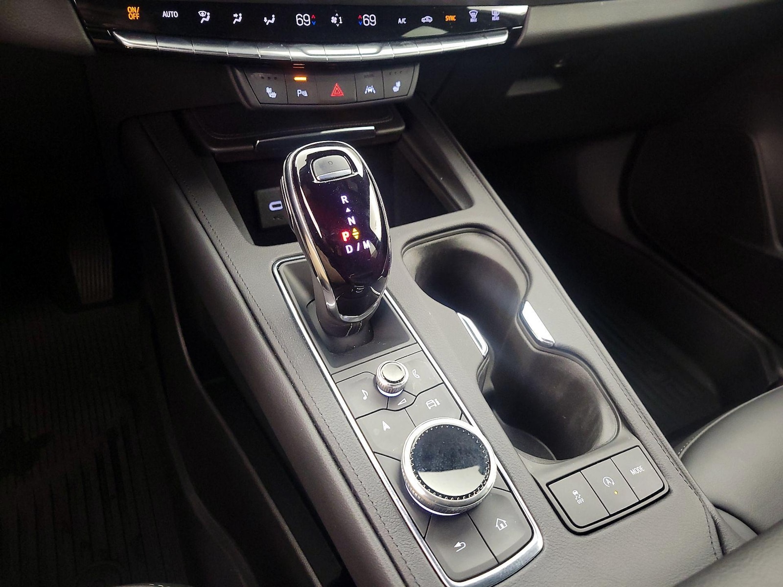 2024 Cadillac XT4 Luxury - Photo 18