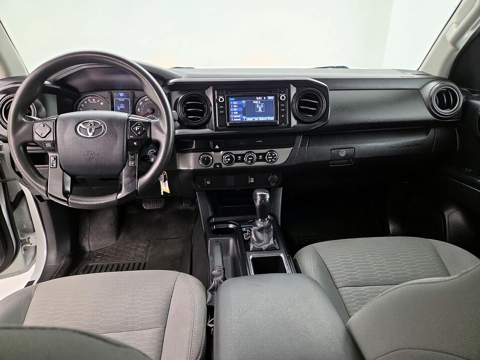 2019 Toyota Tacoma SR - Photo 10