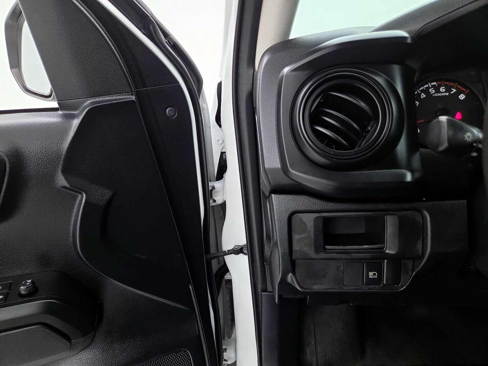 2019 Toyota Tacoma SR - Photo 14