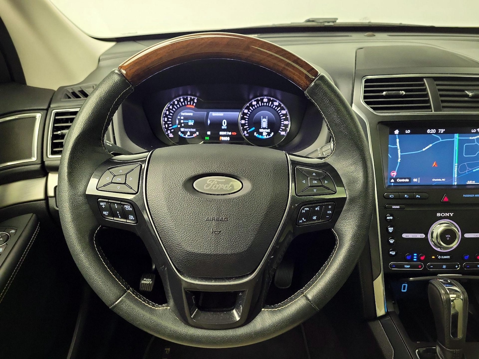 2019 Ford Explorer Platinum - Photo 11