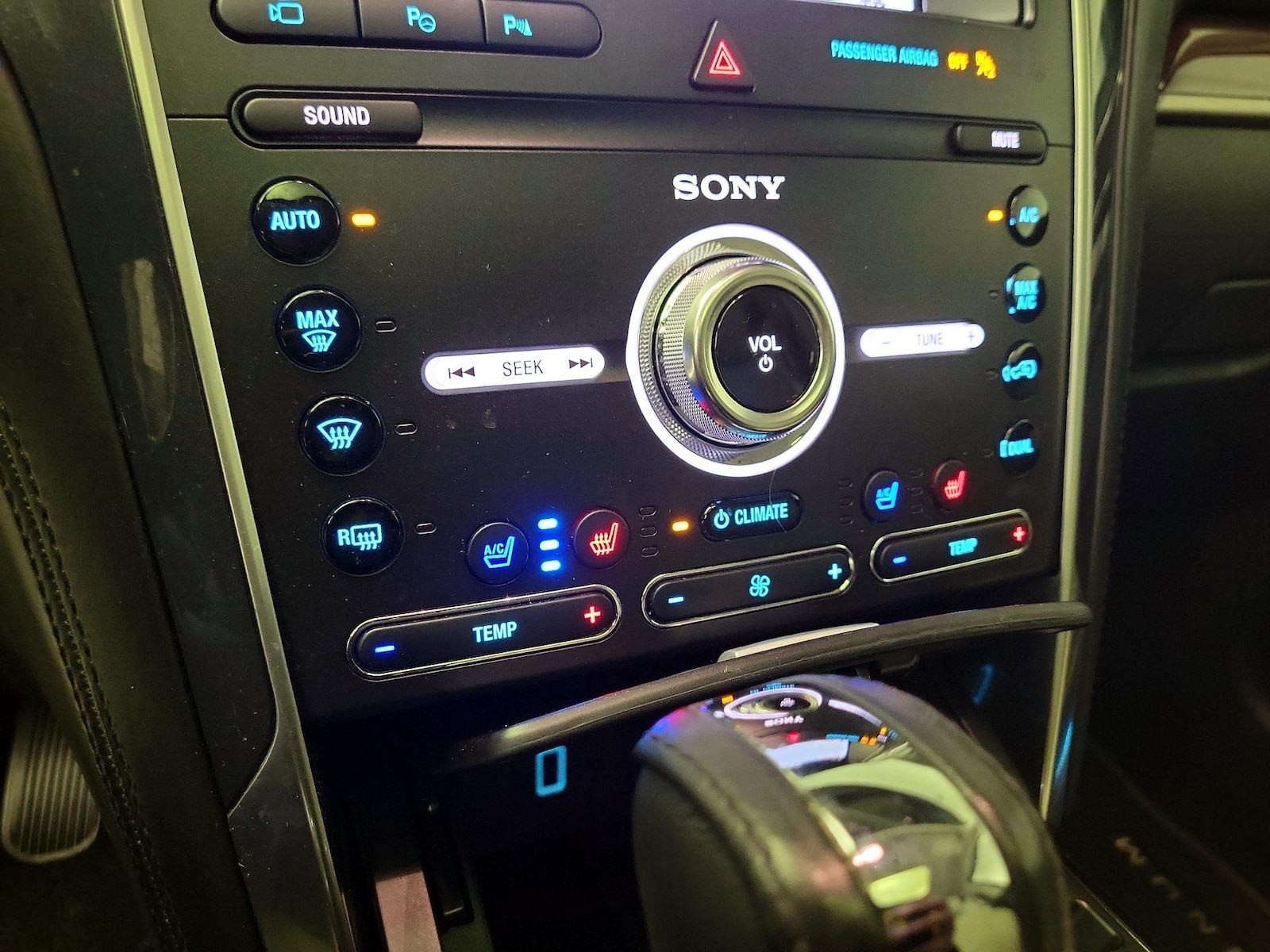 2019 Ford Explorer Platinum - Photo 18