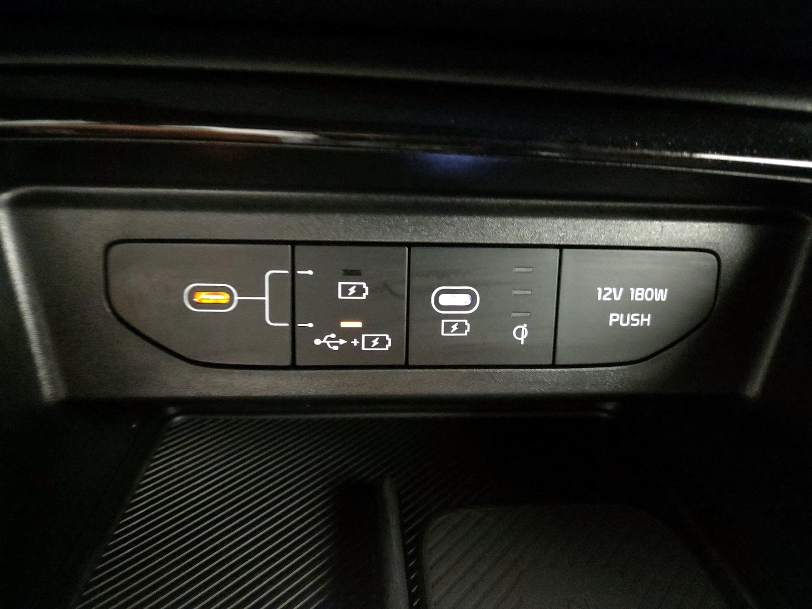 2026 Kia K5 GT - Photo 19