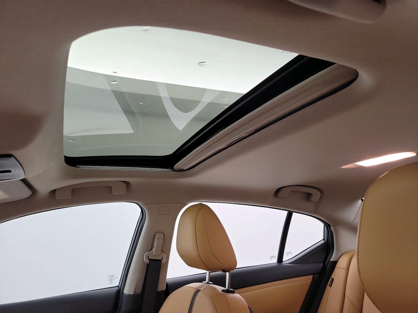 Sunroof(s) & Overhead Airbags