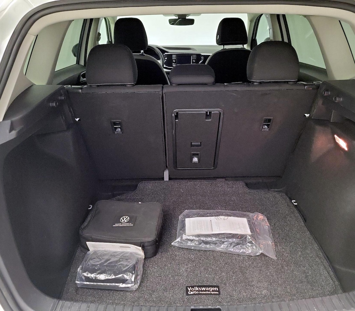 Trunk/Cargo (Seats Up)