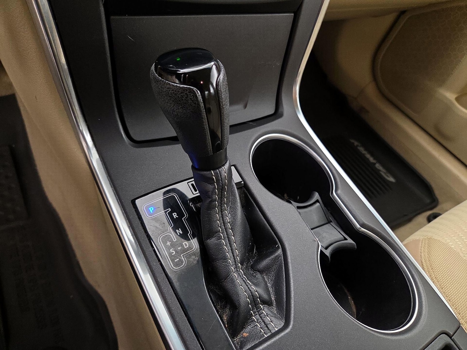 2017 Toyota Camry LE - Photo 18
