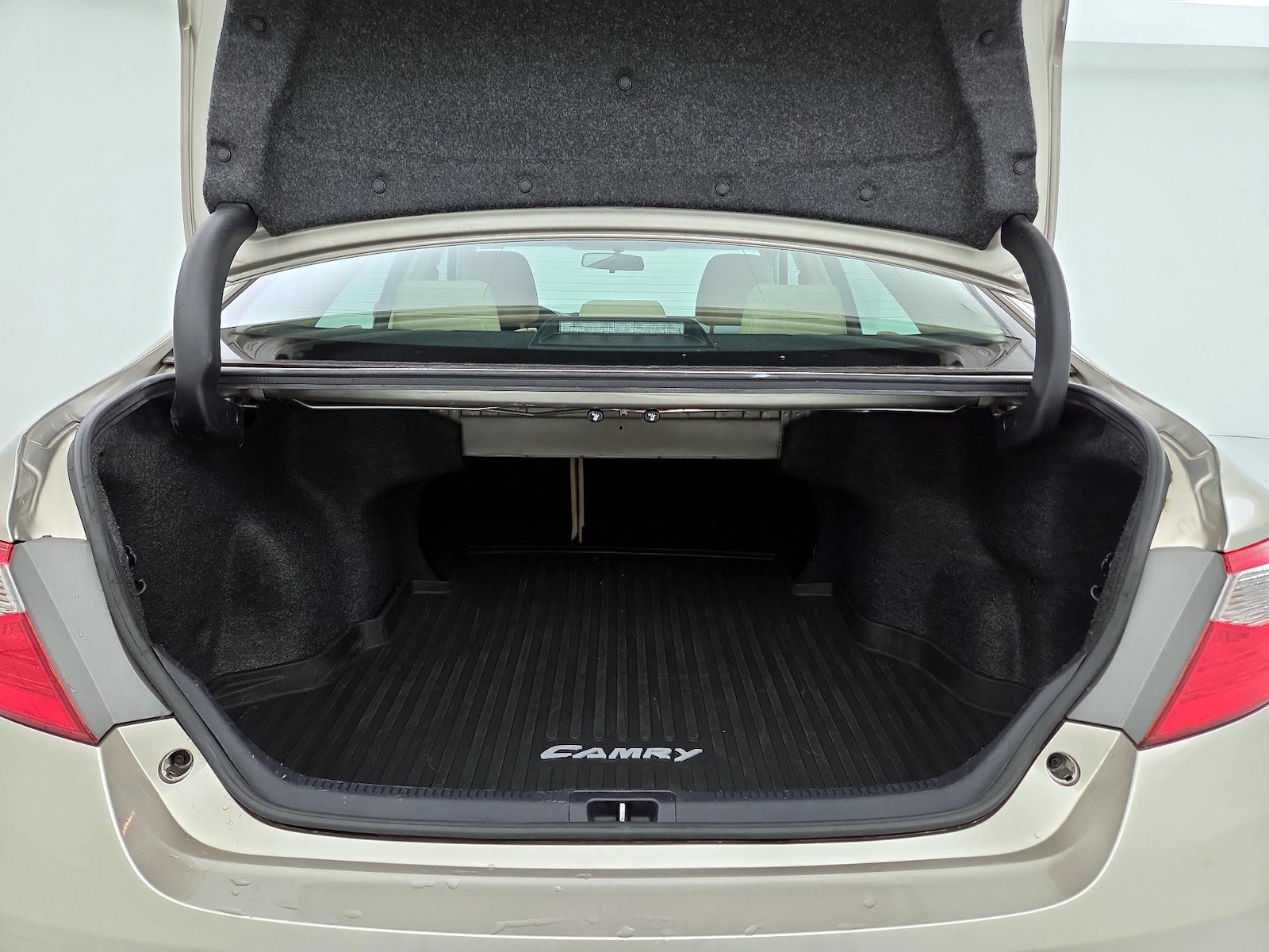2017 Toyota Camry LE - Photo 21