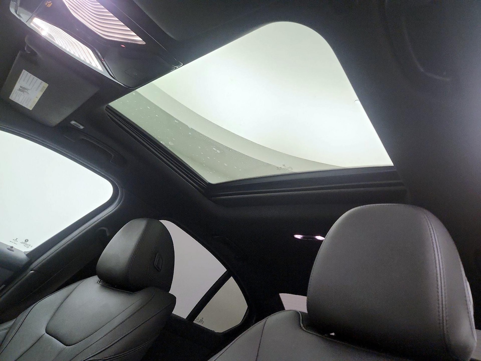 Sunroof(s) & Overhead Airbags