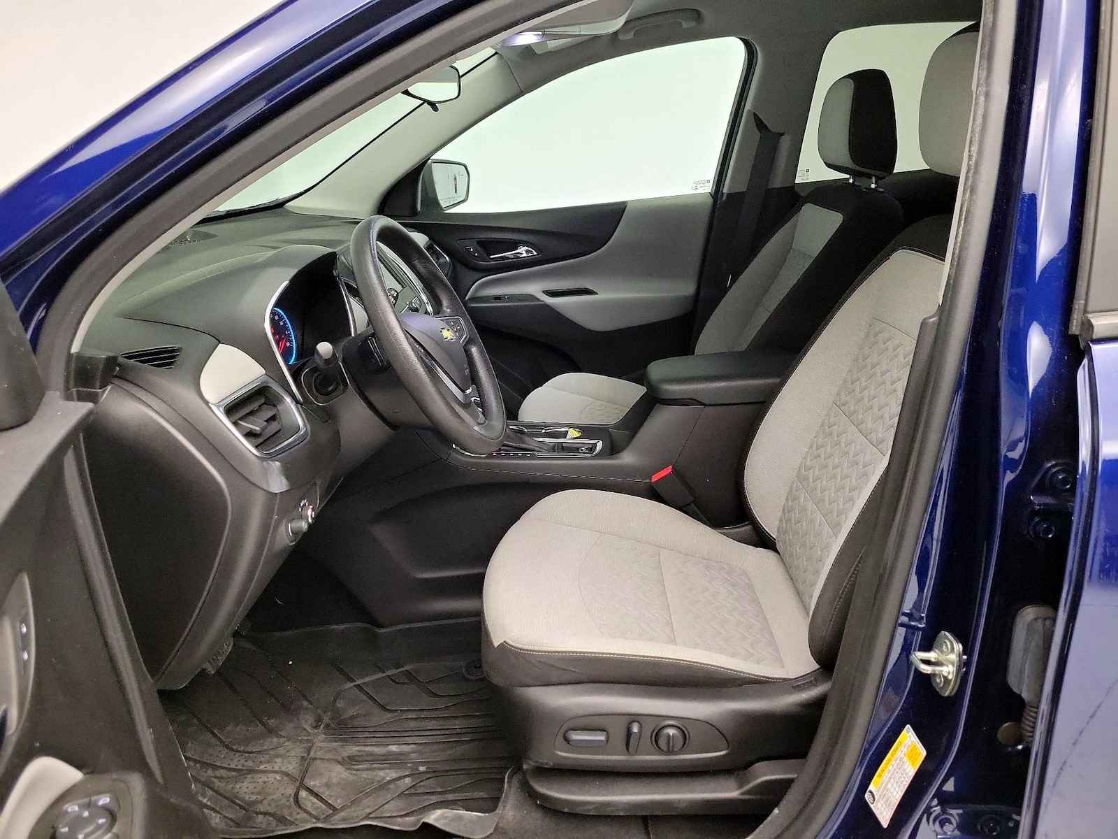 Power Seat(s) & Side Airbags