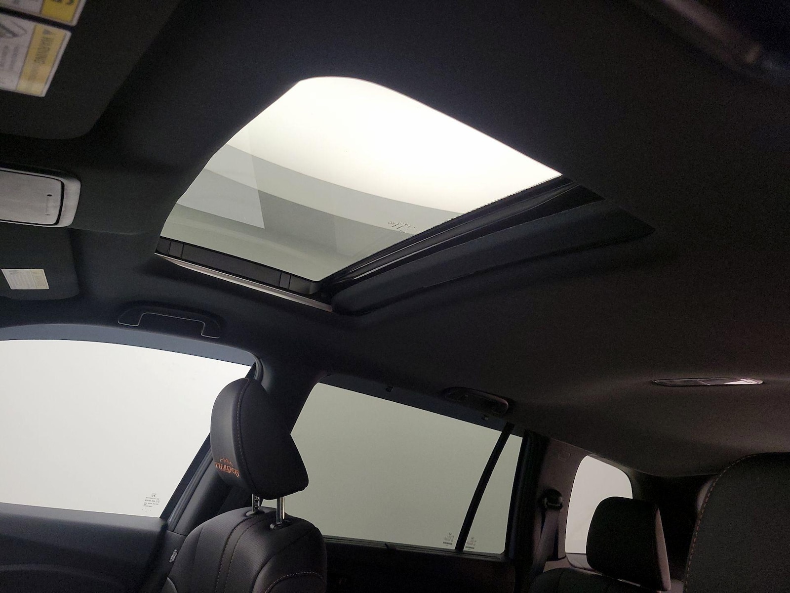 Sunroof(s) & Overhead Airbags